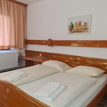Haus Kaernten Bed & Breakfast 3*